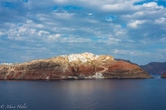 Approaching_Santorini.jpg