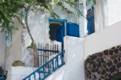 Thira_Entrance.jpg